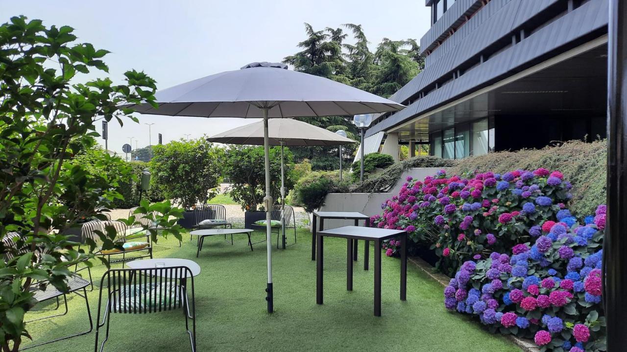 Mercure Milano Agrate Brianza Exterior photo